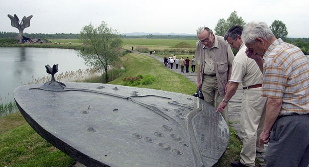 ПРЕДСЕДНИК СВЕТСКОГ ЈЕВРЕЈСКОГ КОНГРЕСА ОГОРЧЕН: Хрвати у Јасеновцу прикривају злочин